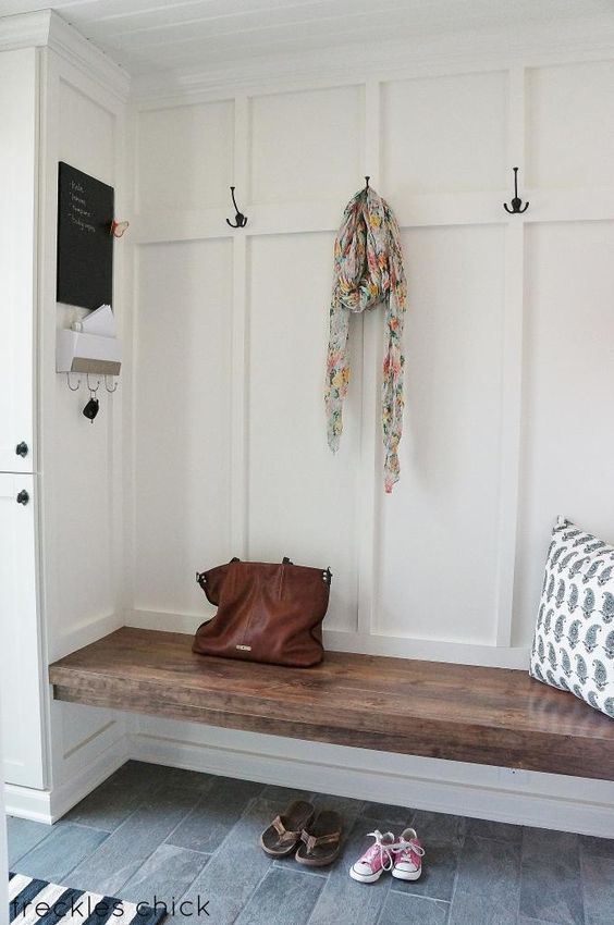 32 Small Mudroom And Entryway Storage Ideas - Shelterness