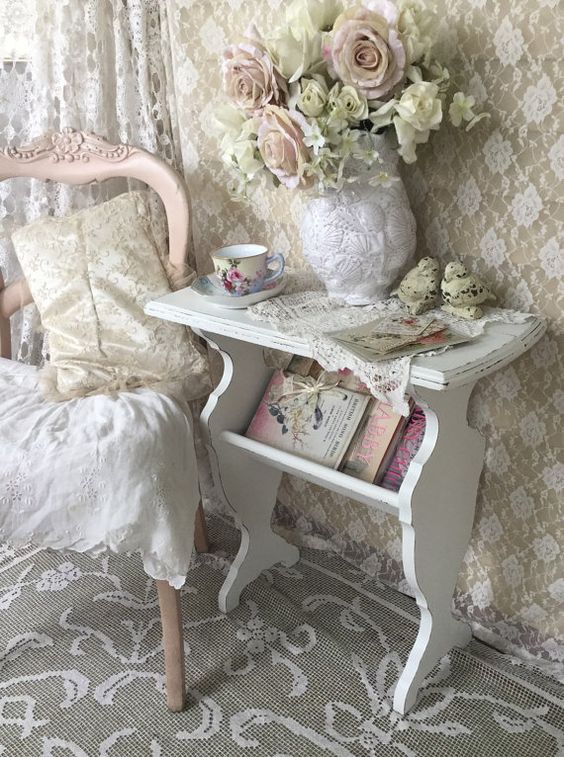 25 Delicate Shabby Chic Bedroom Decor Ideas   Shelterness