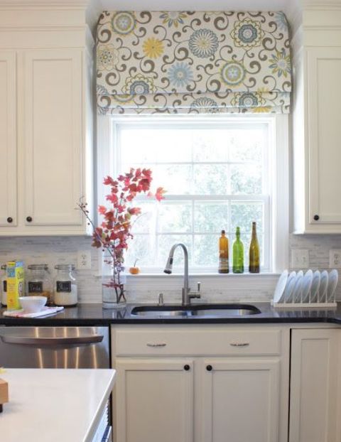 3 Kitchen Window Treatment Types And 23 Ideas - Shelterness