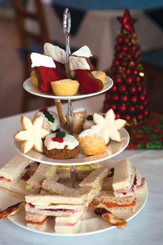 24 Lovely Christmas Tea Party Ideas - Shelterness