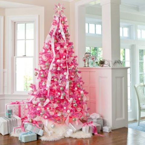 27 Glam Pink Christmas Décor Ideas - Shelterness