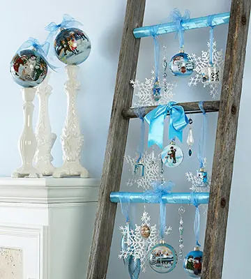 25 Cool Christmas Ornament Displays - Shelterness