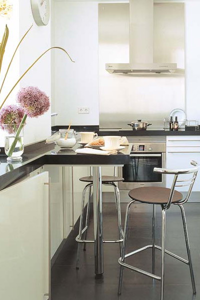 10 Ideas To Make A Table A Part Of Kitchen Cabinets ...