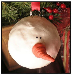 Simple Snowman Ornament Tutorial (via simpleflourishes)