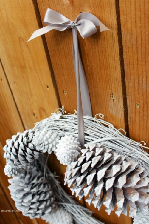 Diy Pinecone Wreath For Fall And Winter Decor