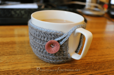 Crochet Mug Cozy (via practicallyfunctional)