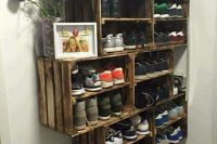 super cheap DIY shoes storage for a mudroom from old crates