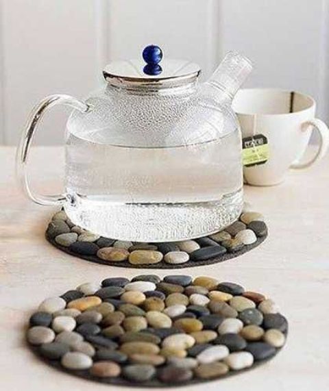 pebble trivets will make your kitchen feel more natural, you can easily DIY some