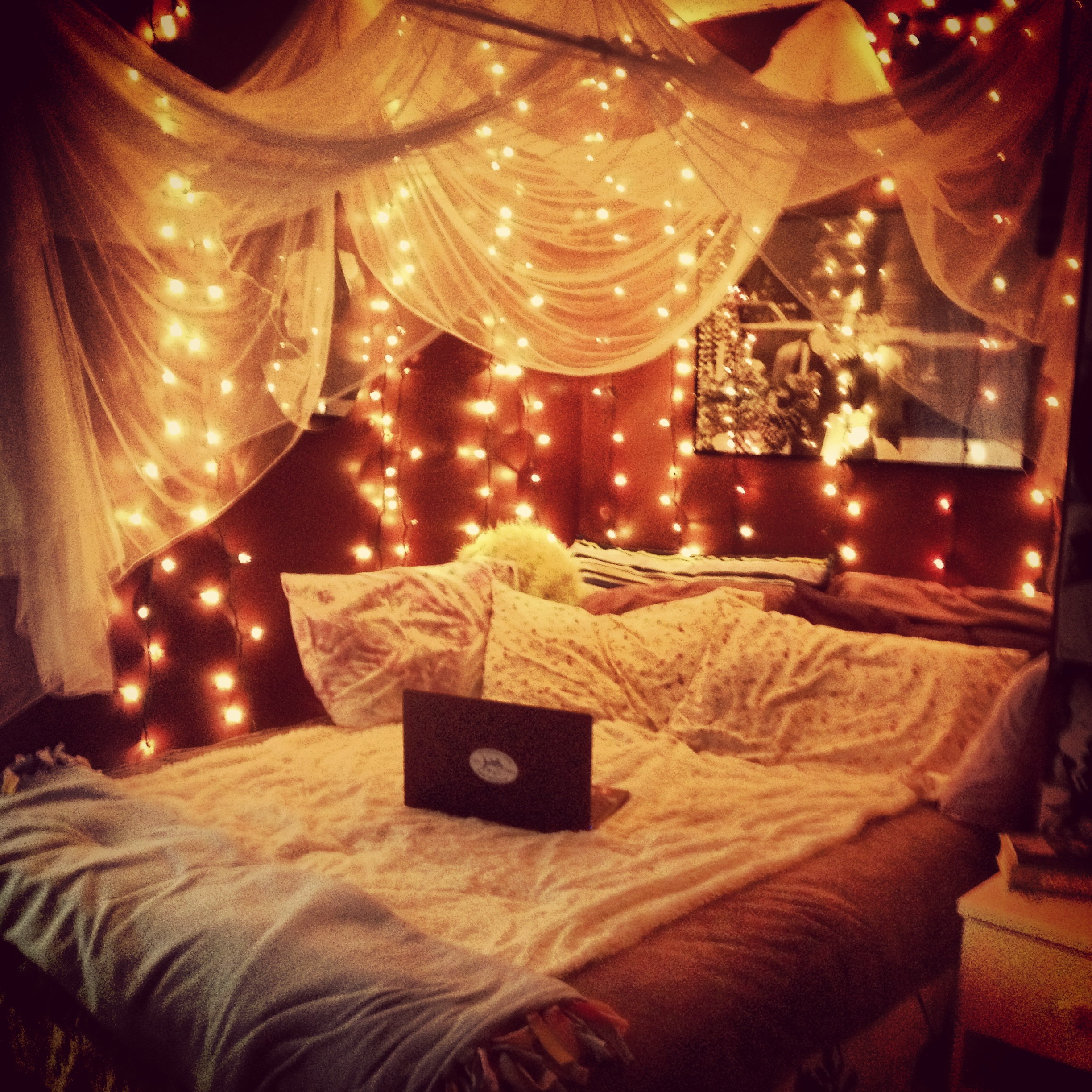 Ideas to hang christmas lights in a bedroom