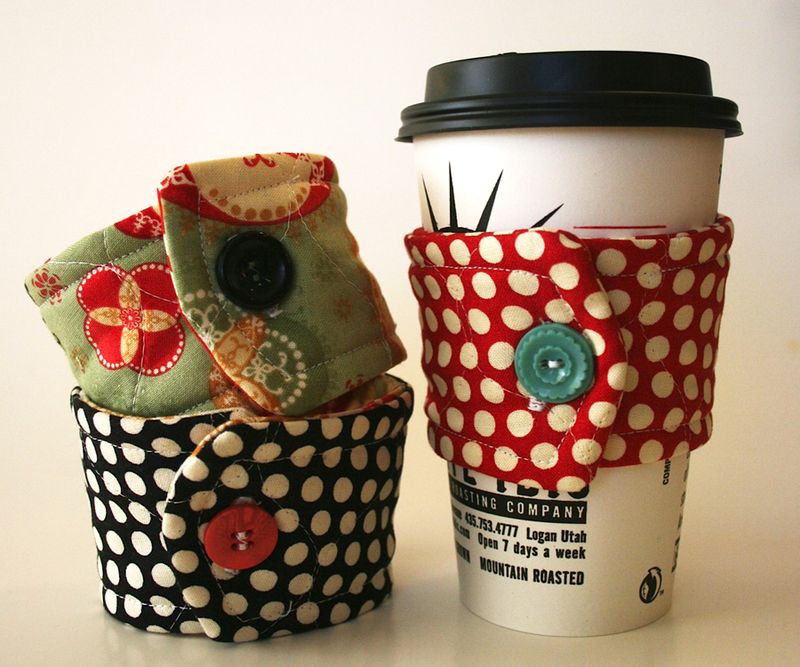 DIY cup cozy from cute fabrics (via cosmocricket.typepad.com)