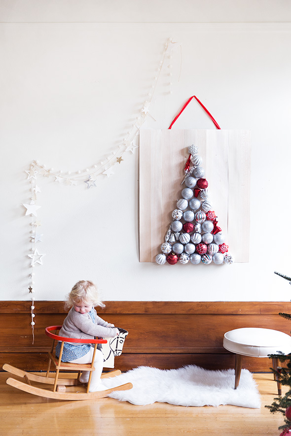Beautiful DIY Wall Ornament Christmas Tree