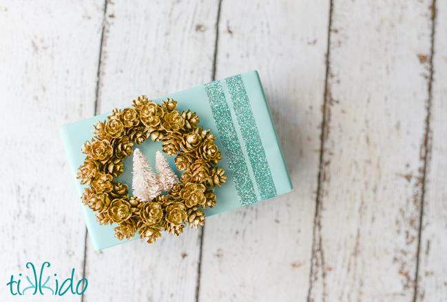 Picture Of diy pinecone wreath ronament tag for christmas  1