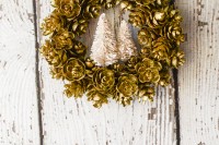 diy-pinecone-wreath-ronament-tag-for-christmas-3