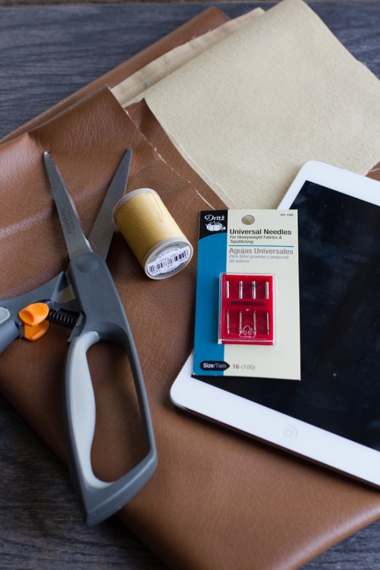 Simple DIY Leather iPad Sleeve To Make