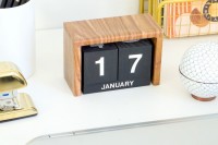 clock style calendar