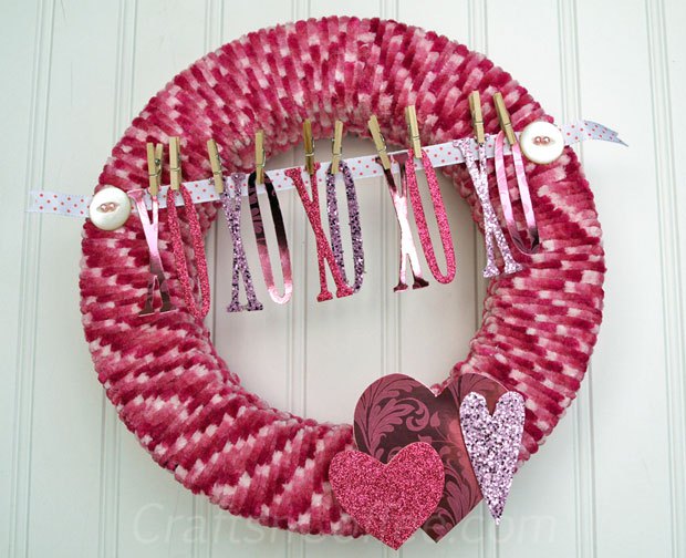 XOXO wreath (via craftsncoffee)