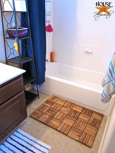 DIY spa bath mat (via houseofhepworths)