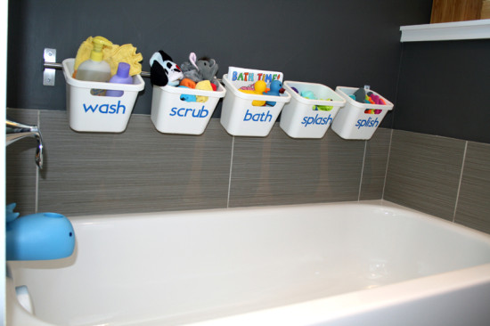 DIY bath toy storage (via ikeahackers)