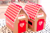 DIY Valentine house mailbox