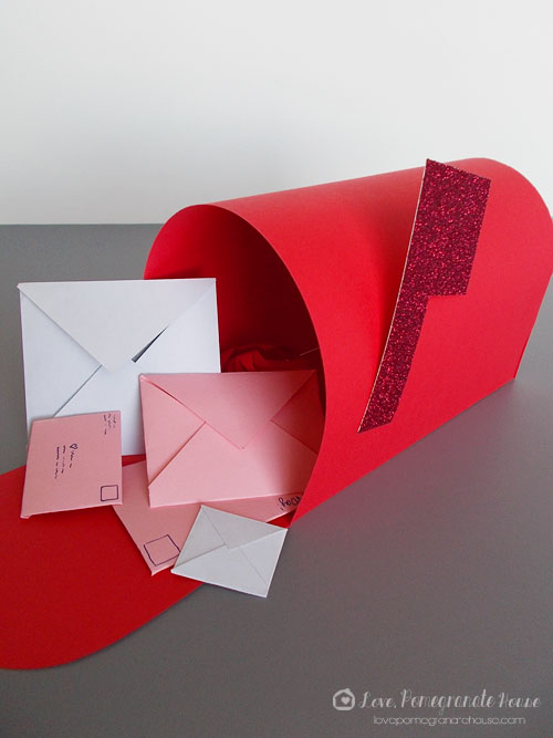 DIY red and glitter Valentine mailbox (via lovepomegranatehouse)