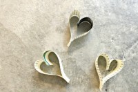 diy-heart-garland-from-old-book-pages-6