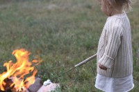 simple-diy-marshmallow-sticks-using-driftwood-4