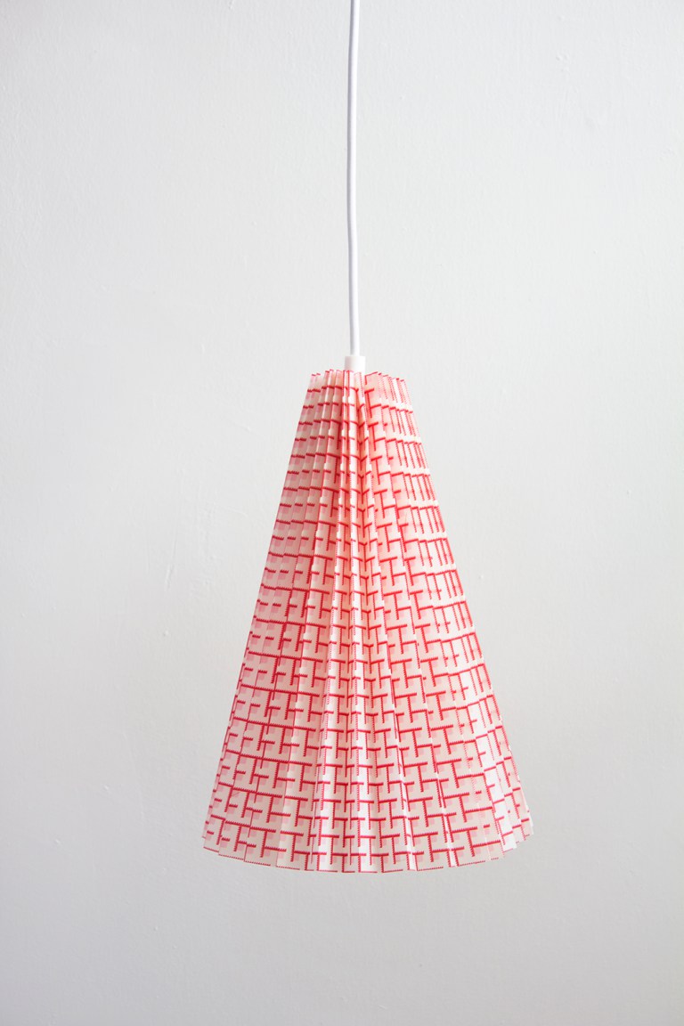 Picture Of diy no sew fabric pleated pendant lamp  1