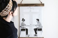 easy-diy-poster-hanger-for-your-photos-4