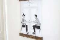 easy-diy-poster-hanger-for-your-photos-6