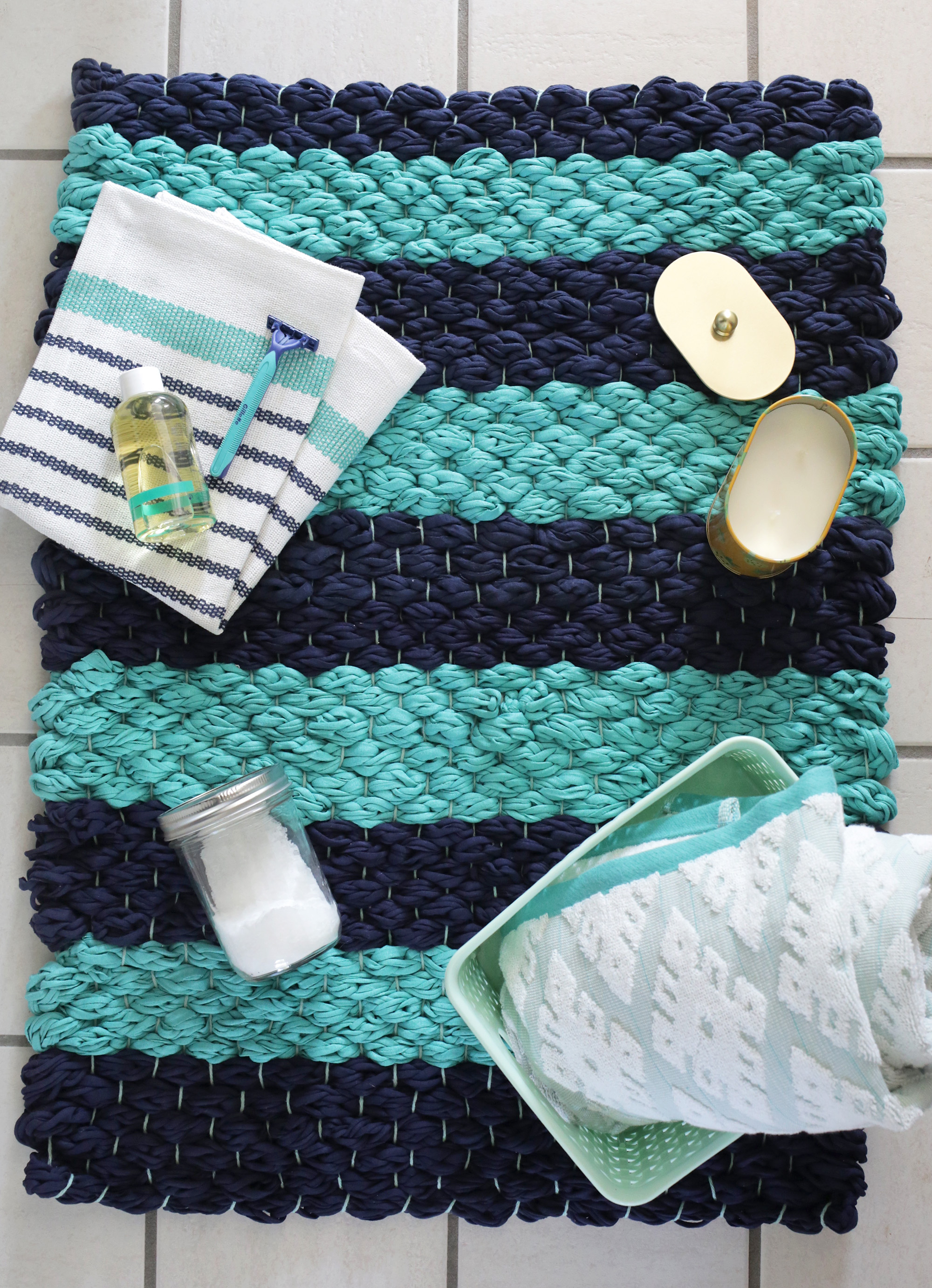 Picture Of diy chunky woven bath mat to make  1
