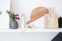 easy-diy-kitchen-shelf-with-leather-straps-4