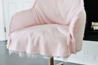 glam-diy-office-chair-makeover-with-faux-fur-6