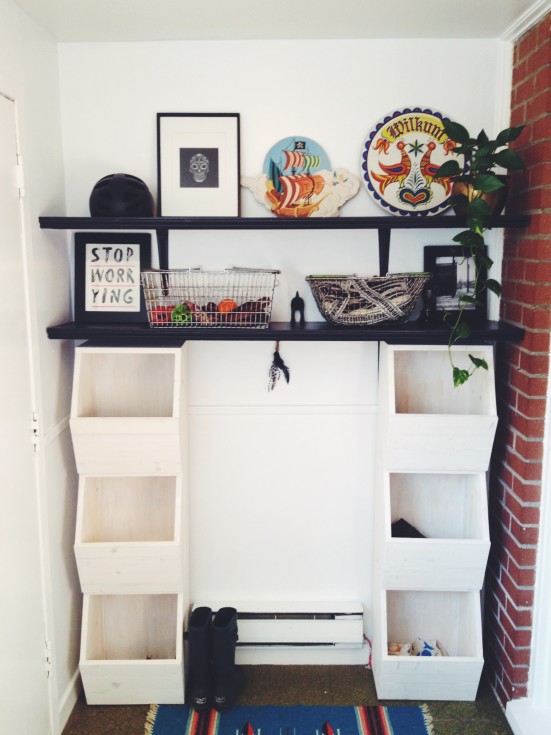 DIY whitewashed shelves (via rowhousenest)