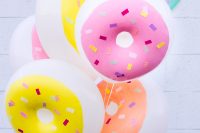 DIY donut balloons