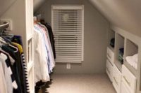 07 built-in drawers and clothes hangers