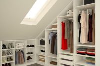 12 clothes and shoes storage compartments