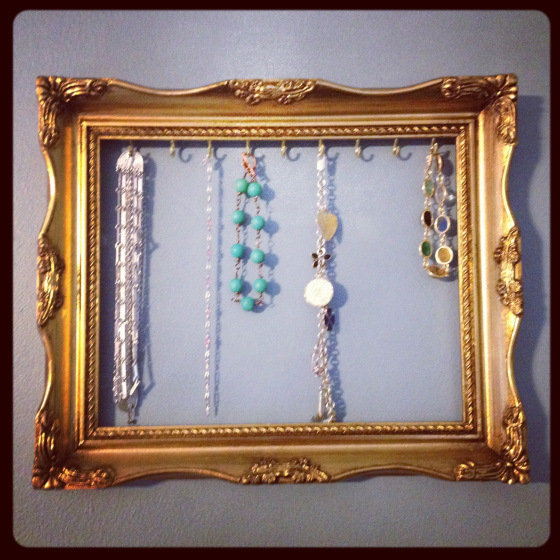 DIY vintage-inspired frame jewelry display (via https:)