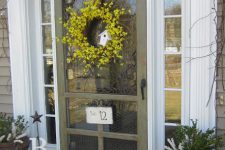 09 screen front door with white sidelights