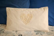 DIY button heart pillow