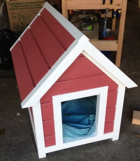 DIY classic red dog house