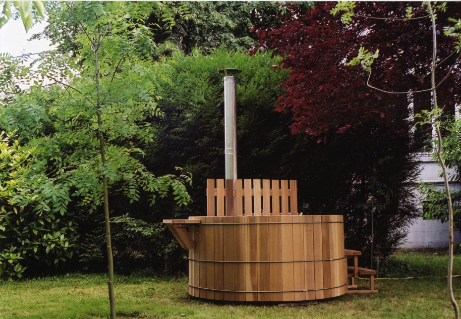 DIY tips to build a hot tub (with videos) (via www.rsvlts.com)