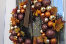 06 fall wreath made of Christmas ornaments and leaves