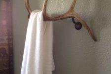 10 towel rack made from antlers