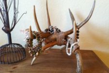 12 tied up antlers for a table jewelry holder