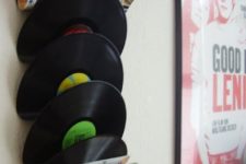 20 wall-mounted vinyl shelf for magazines