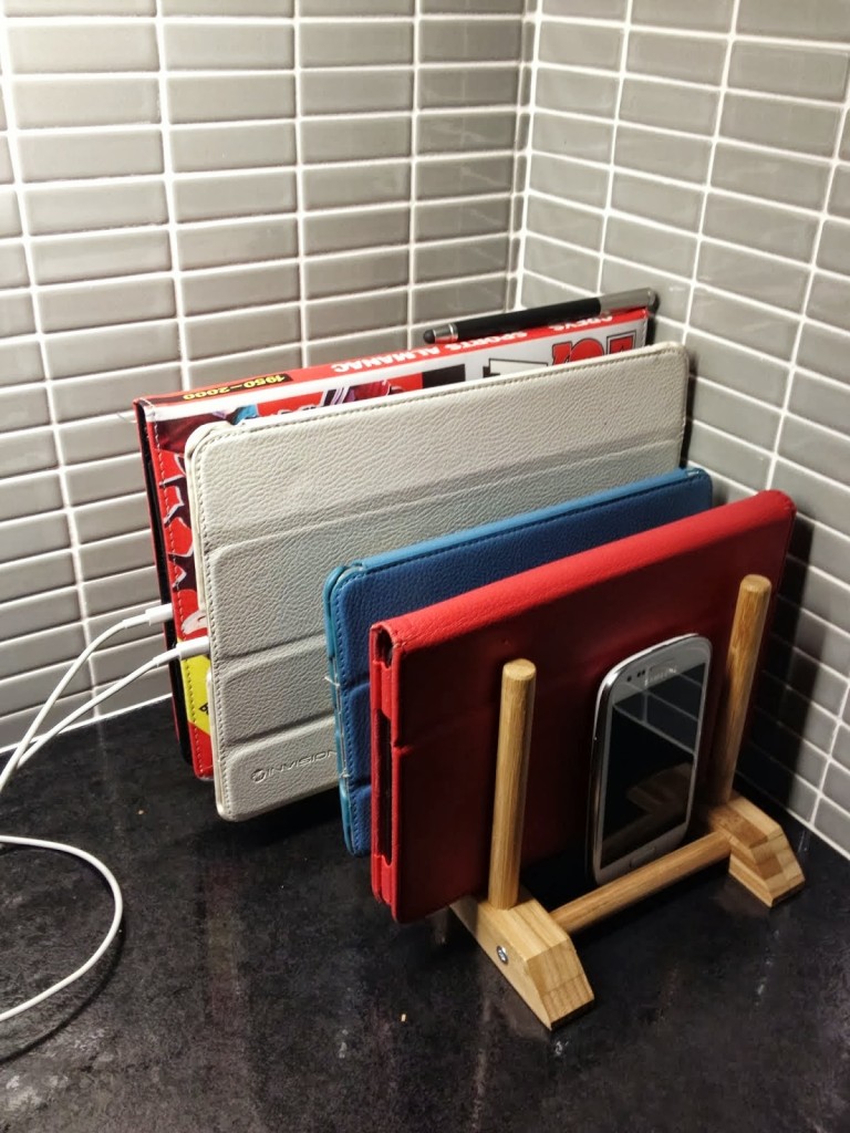DIY IKEA Ransby iPad charging rack (via www.ikeahackers.net)