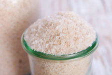 DIY relaxing vanilla bath salt that soothes your skin