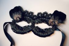 DIY black lace and feathers mask
