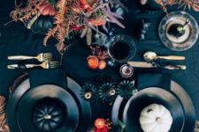 12 chic moody Halloween tablescape with bold florals