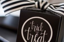 26 adorable circle gift tags just pop on this black treat box